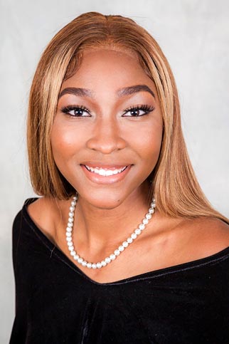 Debutante Kyla Smith